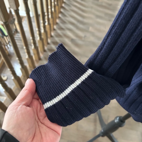 Lacoste Sweater - Picture 4 of 4